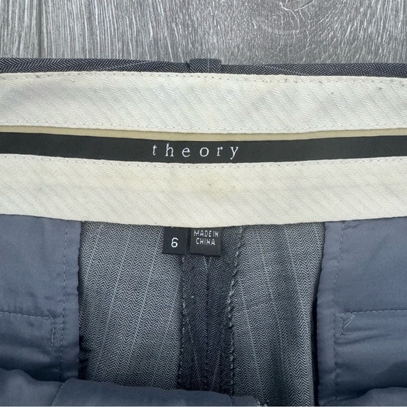 Theory Max C Tailor Wide Leg Flare Grey Pinstripe Pants Trousers Size 6 EUC - Picture 3 of 12